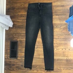 GAP Women’s True Skinny Black Button Fly Jeans